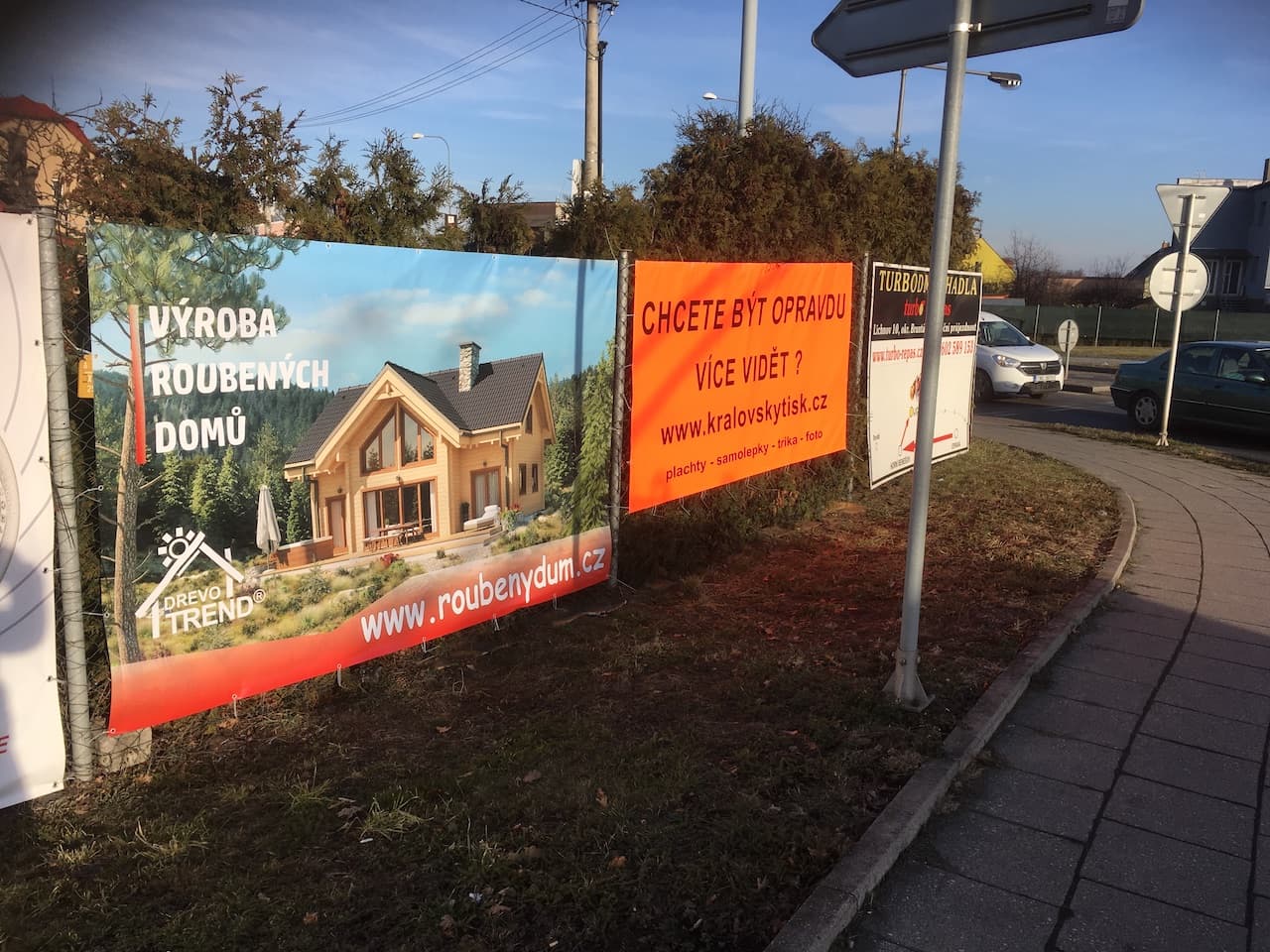 Fluorescenční banner – 4. fotka potištěného materiálu